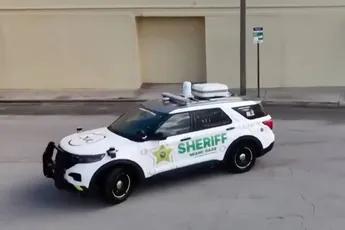 Maak kennis met PUG: de zelfrijdende AI-politiewagen met drone-launcher