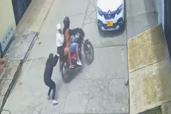 Koppel gelyncht na mislukte straatroof in Colombia en zelfs de hond deed mee