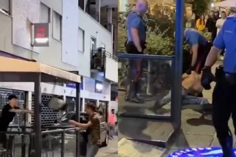 Man met schaar bedreigt terras in Napels, krijgt stoel in z’n smoel