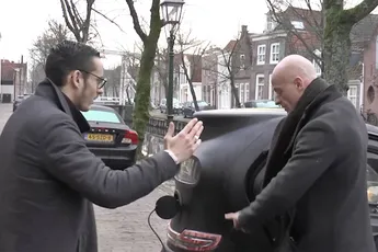 Amateur-misdaadverslaggever zoekt zwendelaar in gehandicaptenauto's op