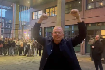 Scoooooopp: Jan Roos vrijgesproken van opruiing in programma Roddelpraat