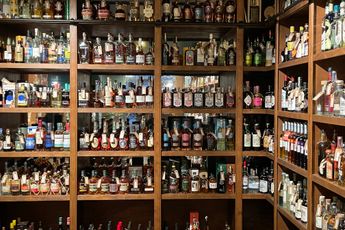 Vraag Maar Raak: waar koop jij het liefst je whisky?