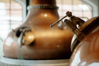 Distilleerderij Donderdag: Filliers is een familiestokerij die al eeuwen distilleert