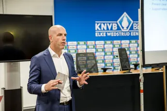 'In toekomst allemaal op gras in Eredivisie'