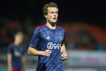 VI: 'Ajax licht optie in contract Bergsma'