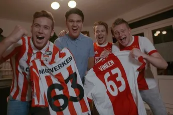 Ajax contracteert derde E-sporter