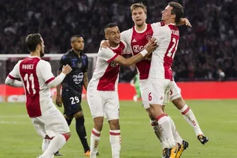 Opvallend: Drie Ajacieden in elftal vd maand