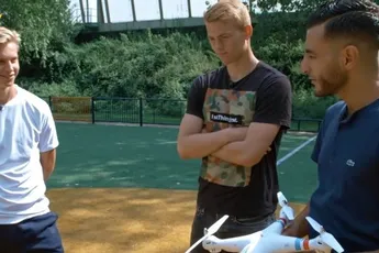 Touzani TV: De Ligt versus De Jong