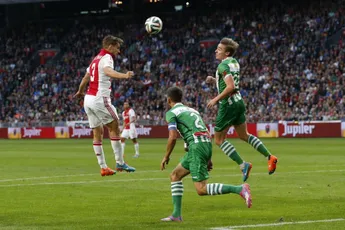 Rienstra baalt van leugens Ajax om contract