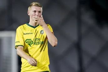 'Ajax betaalde 2,5 miljoen voor Schuurs'