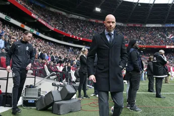 Ten Hag laat spelers dag eerder opdraven