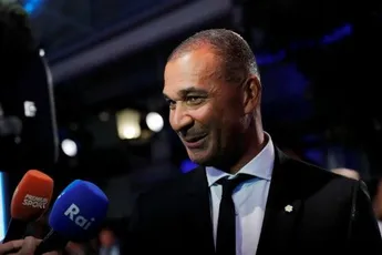 Gullit: 'Ajax neemt risico met Ten Hag'