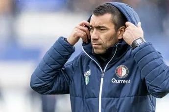 Van Bronckhorst: 'Ajax-uit kan veel openbreken'