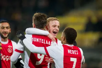 Goals Huntelaar helpen Ajax langs Roda