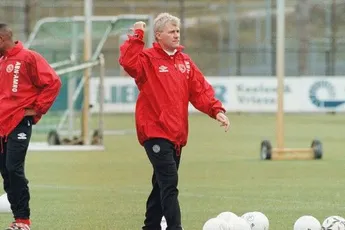 Voormalig Ajax-trainer Olsen stopt ermee