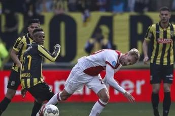 S. De Jong als spits: 'Het was niet goed'