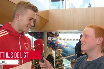 Gijp geëmotioneerd: 'Niet met die camera'
