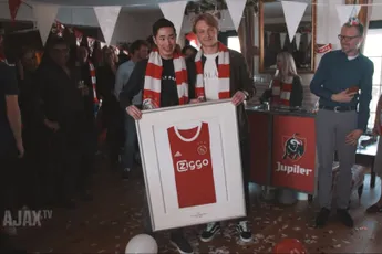Ajax TV: Kasper Dolberg verrast Ajax-fan
