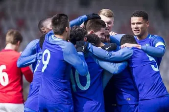 Oranje O19 dendert over Noren heen