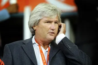 Ajax de markt op: 'Kijken of ze haalbaar zijn'