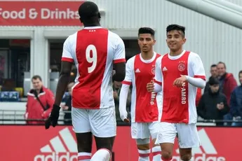 Fotoverslag Ajax O17 - PSG O17 (5-0)