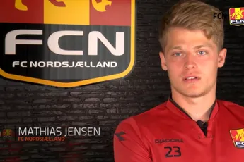 'Ajax hoopt op komst middenvelder Jensen'