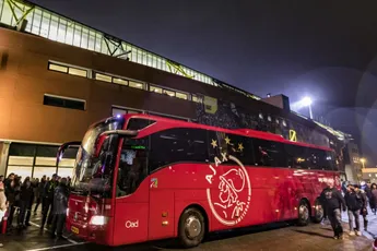 [Update II] Beelden opwachting spelersbus