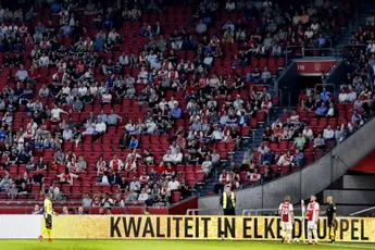 Kranten: 'Halflege tribunes symbool voor onvrede'