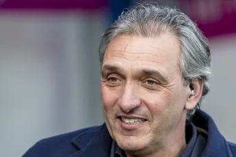 'Ajax barst van het poen, maar wint geen prijzen'