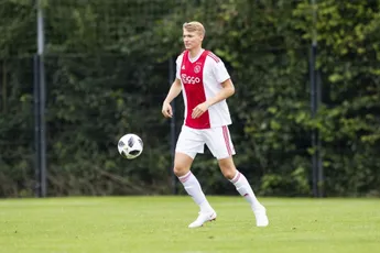 De Ligt en Schuurs winnen teamactiviteit Ajax