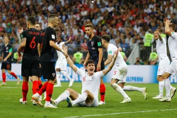 Engeland naar huis na scrimmage