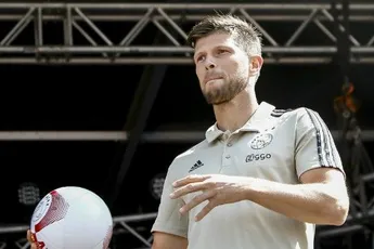 Huntelaar: 'Niet bezig wie wanneer wel of niet speelt'