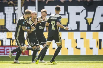 Ajax kinderlijk eenvoudig langs Vitesse