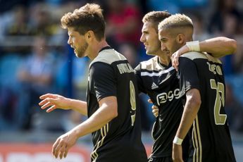 Ajax tijdens seizoensouverture gesteund door vol uitvak
