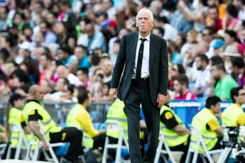 Beenhakker looft het gevoerde beleid bij Ajax