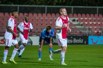 Doelpunten De Wit helpen Jong Ajax aan zege