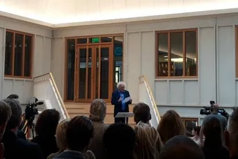 Boekpresentatie Nouri met lach en een traan