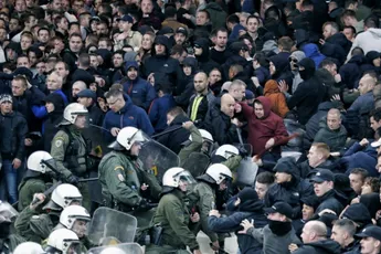 'Griekse hooligans kwamen met gereedschapskisten'