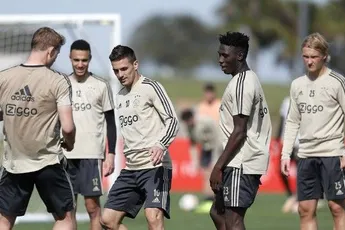 Beelden van laatste training Ajax in Florida