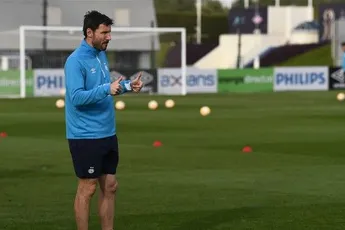 Van Bommel: 'Ajax meer geïnvesteerd, zijn favoriet'