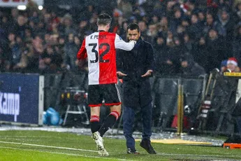 Van Bronkhorst: 'Zullen een ander Ajax zien'