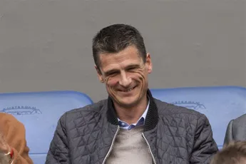 Jonk over toekomst bij Ajax: 'Bellen kan altijd'