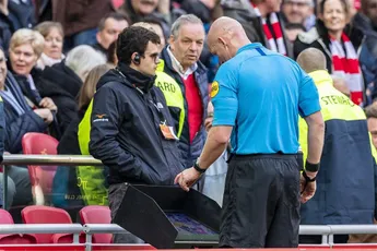 VAR-moment: 'Dacht dat hij hem bij zijn lichaam had'
