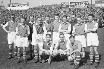 'Hij speelde zaterdag bij Arsenal en zondag bij Ajax'