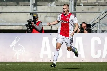 NB: 'Van de Beek de beste Ajacied na de winterstop'