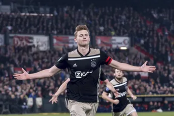 Van Gaal kraakt Varane: 'Doet De Ligt beter'