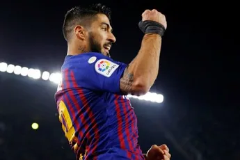 Oud-Ajacieden Barça kampioen na zege op Levante