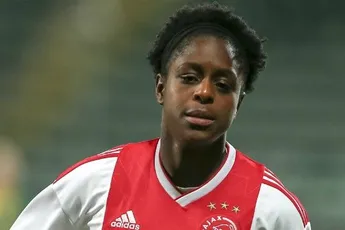 Ajax Vrouwen geven zege uit handen