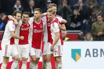 Gullit wijst op technisch voordeel Ajax op PSV