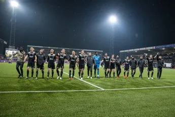 Driessen ziet kunstgras als groot probleem voor Ajax